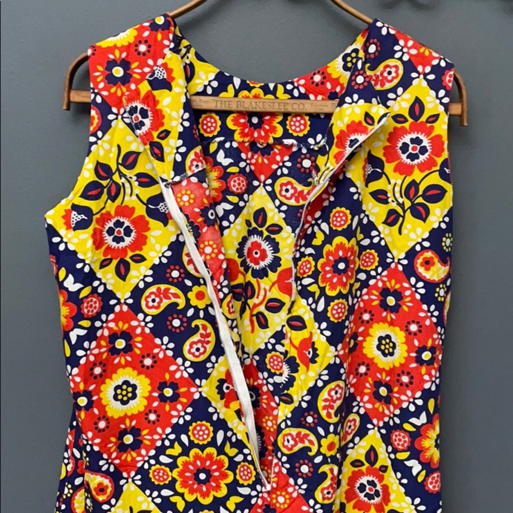 Vintage Patterned Dress - Picture 4 of 6